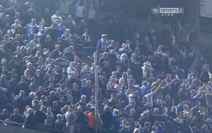 CĐV Chelsea khoét sâu vào nỗi đau của Barca